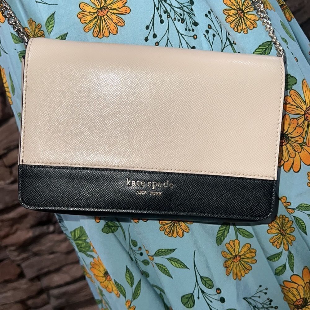 Kate spade new york Spencer Leather Chain Wallet EUC